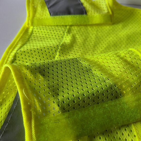 VEA HIGH-VISABILITY REFLECTIVE SAFETY VEST | TYPE R CLASS 2 | SIZE MEDIUM - Picture 8 of 14